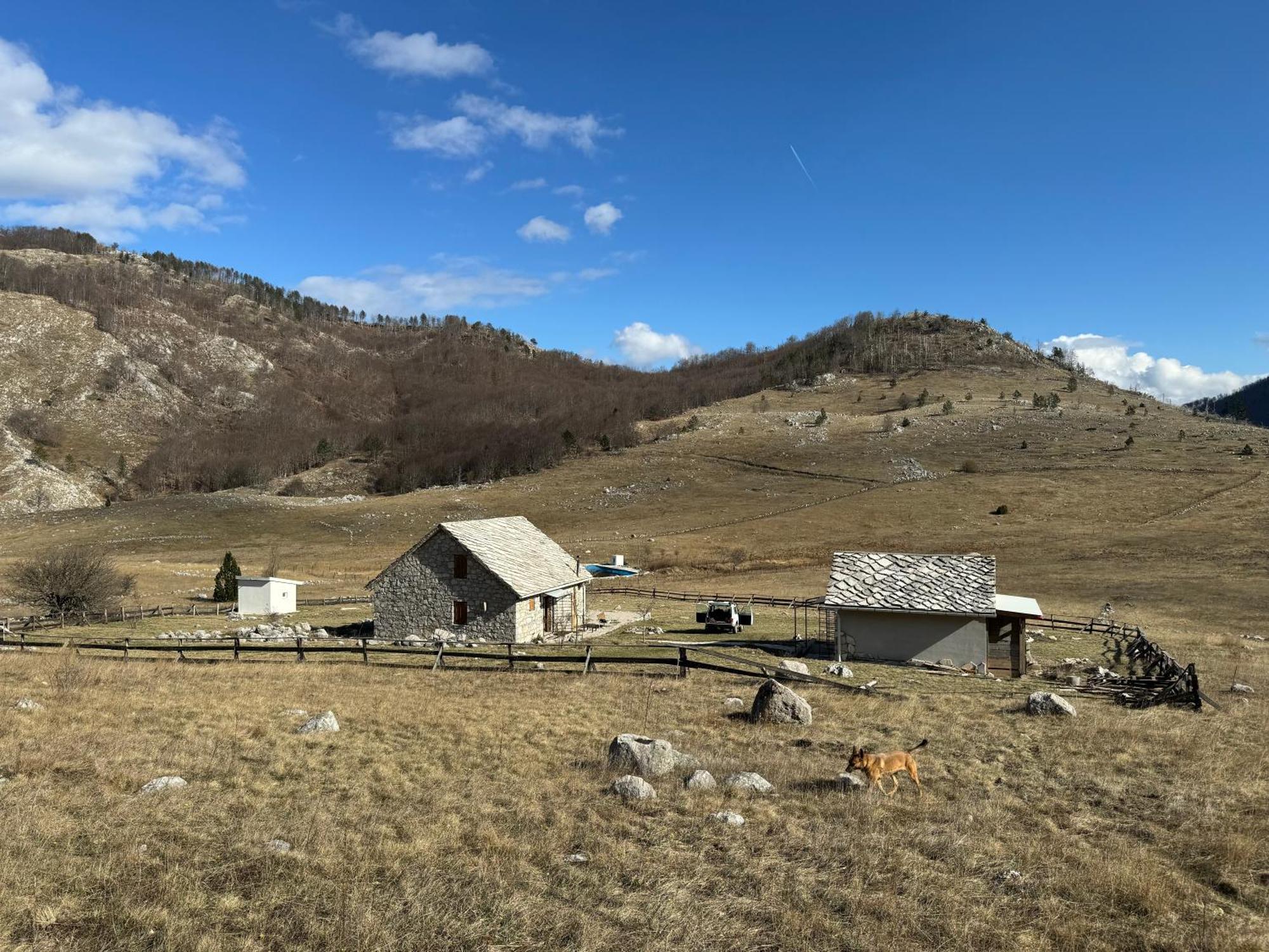 Mountain House Varda Ledenice Екстериор снимка