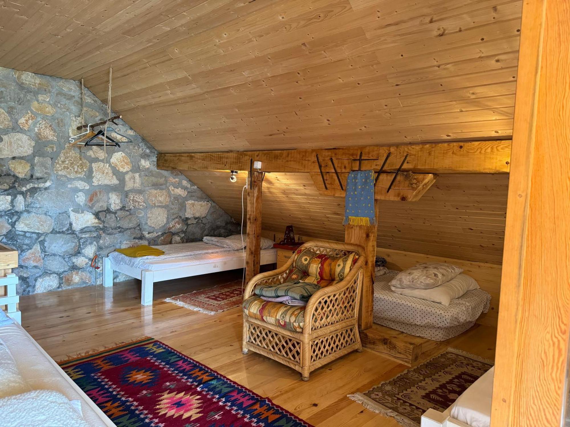 Mountain House Varda Ledenice Екстериор снимка