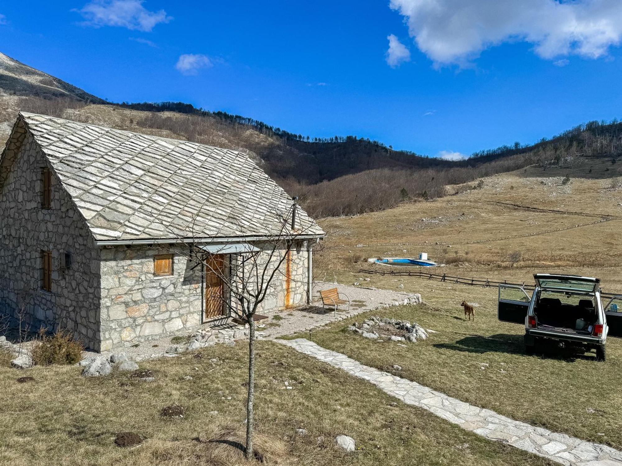 Mountain House Varda Ledenice Екстериор снимка